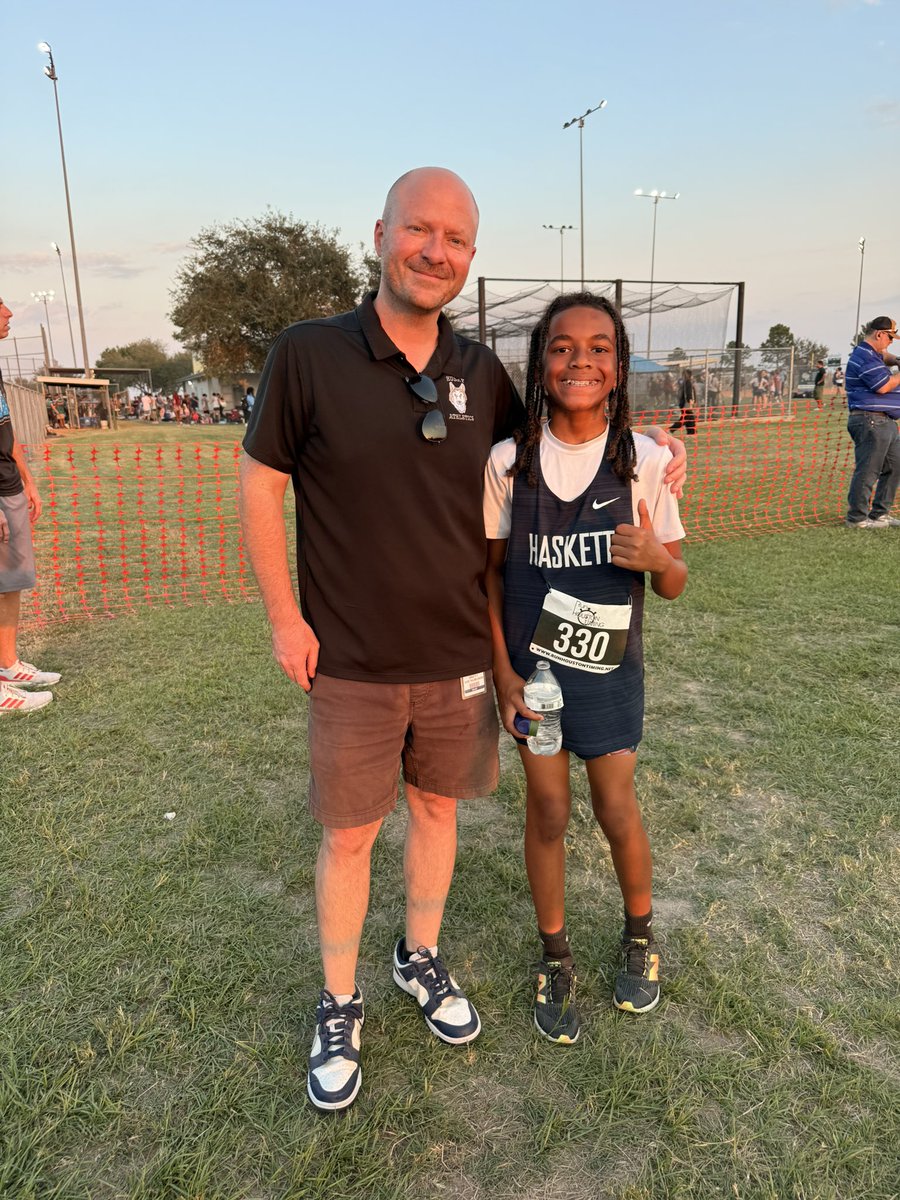 MrsMWilliams5's tweet image. And that concludes our JH Cross Country season! Great season to all the kiddos! Thank you to all the coaches for your time and dedication! #WeAreHaskett #District #Year2 #TheBestOfTheBest @HJH_Athletics @HaskettJH