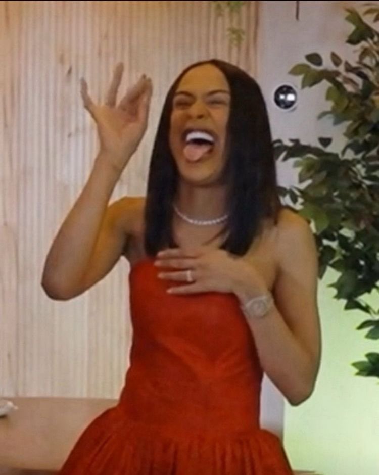 justraveen_'s tweet image. Idk but Ava being in love is something I never knew I needed #AbbottElementary