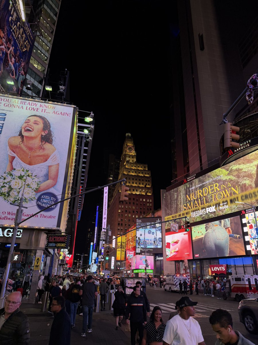 iam_the_code's tweet image. The City That Never Sleeps 🌃