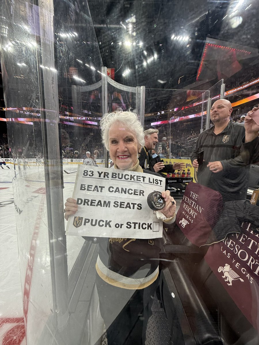 GoldenKnights's tweet image. Beat cancer ✅
Dream seats ✅
Warmup puck ✅