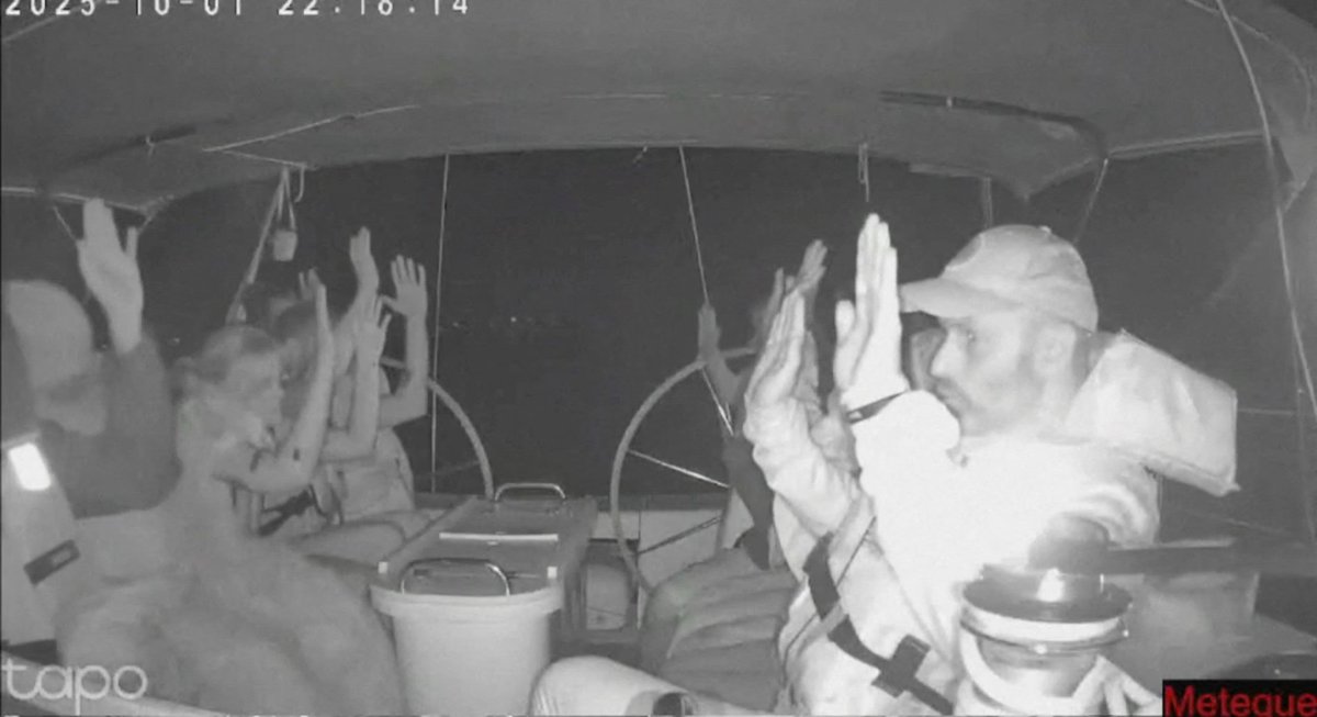 SUMUD FİLOSU'NA BASKIN
İsrail'in alıkoyduğu Türk sayısı 25'e yükseldi 

ntv.com.tr/dunya/israil-d…

Foto: Küresel Sumud Filosu