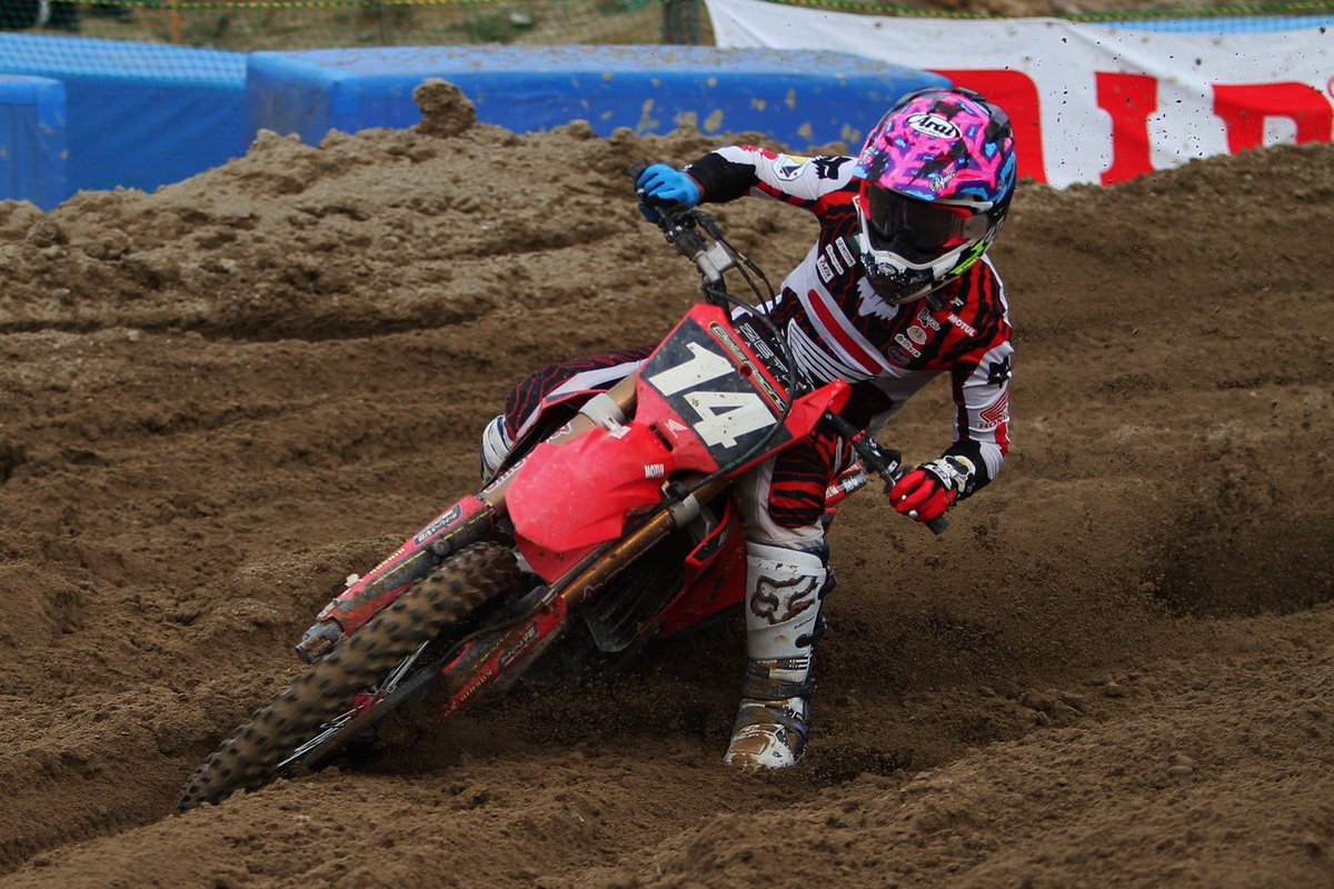 _rukumoyoshida's tweet image. 2025 全日本モトクロス　rd5 名阪大会🦌

moto1  DNF
moto2  1st

地元で初優勝することができました！
応援してくれた皆様ありがとうございました！
ヒート1のトラブルは…まぁ。🥱

次も頑張ります！

#bellsracing 
#Honda
#Webike
#オートレース宇部
#socalmxtf
#モトガレージイトウ
#motul