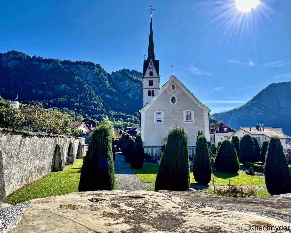 HrSchnyder's tweet image. Reformierte Kirche Malans #malans #landquart #graubünden #wandern
#hiking