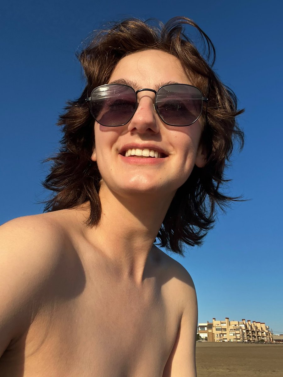 ChaseChess_'s tweet image. Idk why this feels so “Call Me By Your Name” coded, but I’m so hot Italian beach boy #beach #beachboy #hotbeachbabe