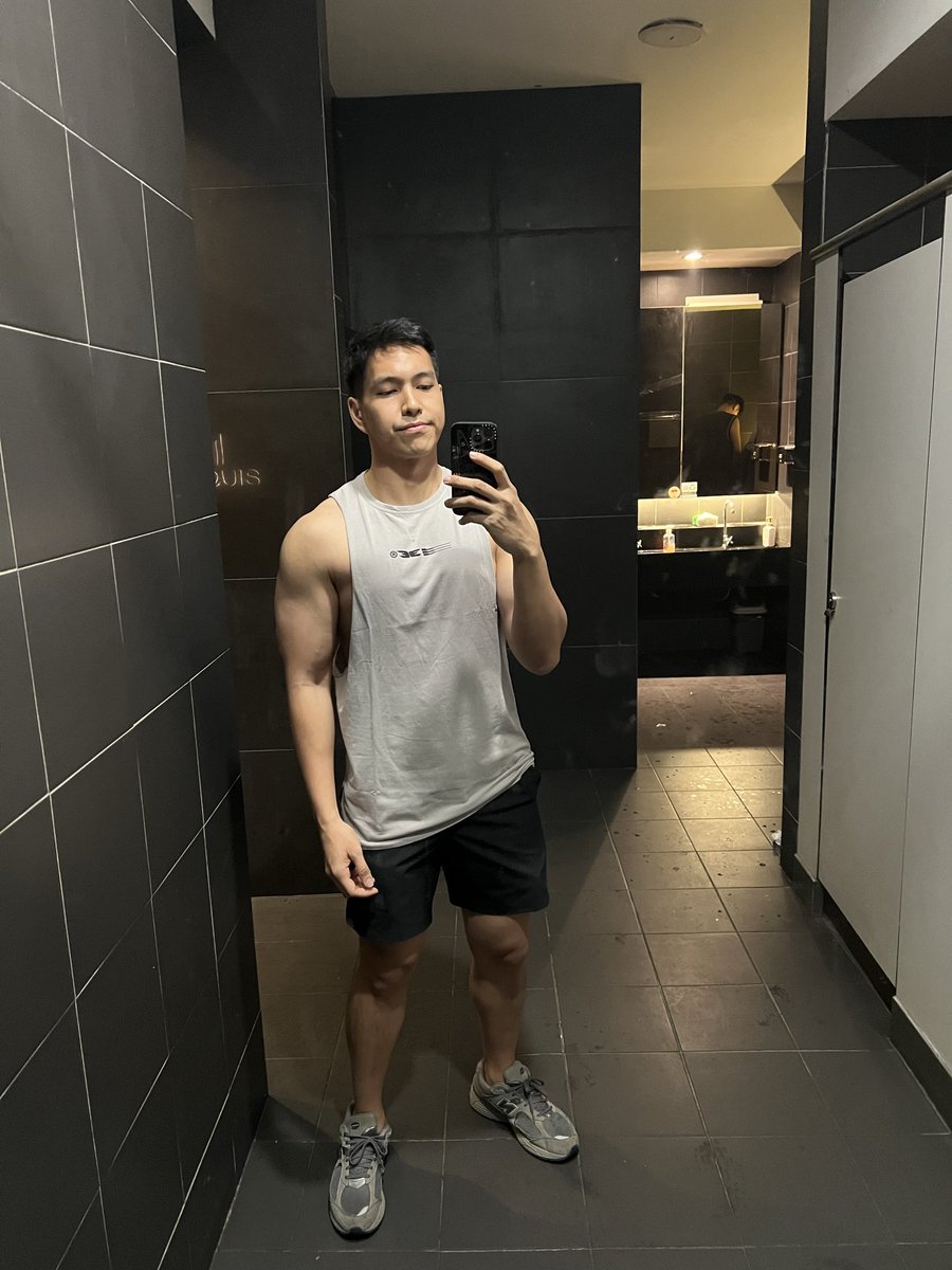 workoutofoffice's tweet photo. Some pictures for good luck in Q4 😂 https://t.co/RTvhoeSa9s