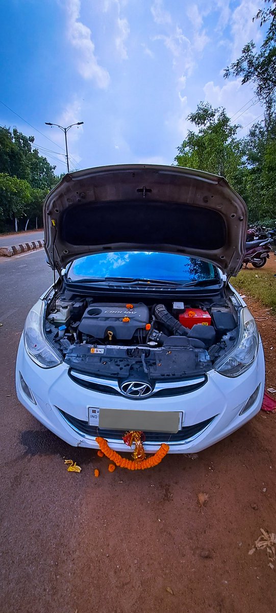 MadhusudanSahuu's tweet image. How Does a turbo engine look like 👍 

🚘 Hyundai Elantra 1.6 Diesel AT — the perfect blend of power &amp;amp; efficiency:

🔹 1.6L CRDi VGT engine
🔹 128 PS @ 4000 rpm
🔹 260 Nm torque @ 1900–2750 rpm
🔹 6-speed Automatic | FWD

#Hyundai #Elantra #DieselPower #AutoTorque