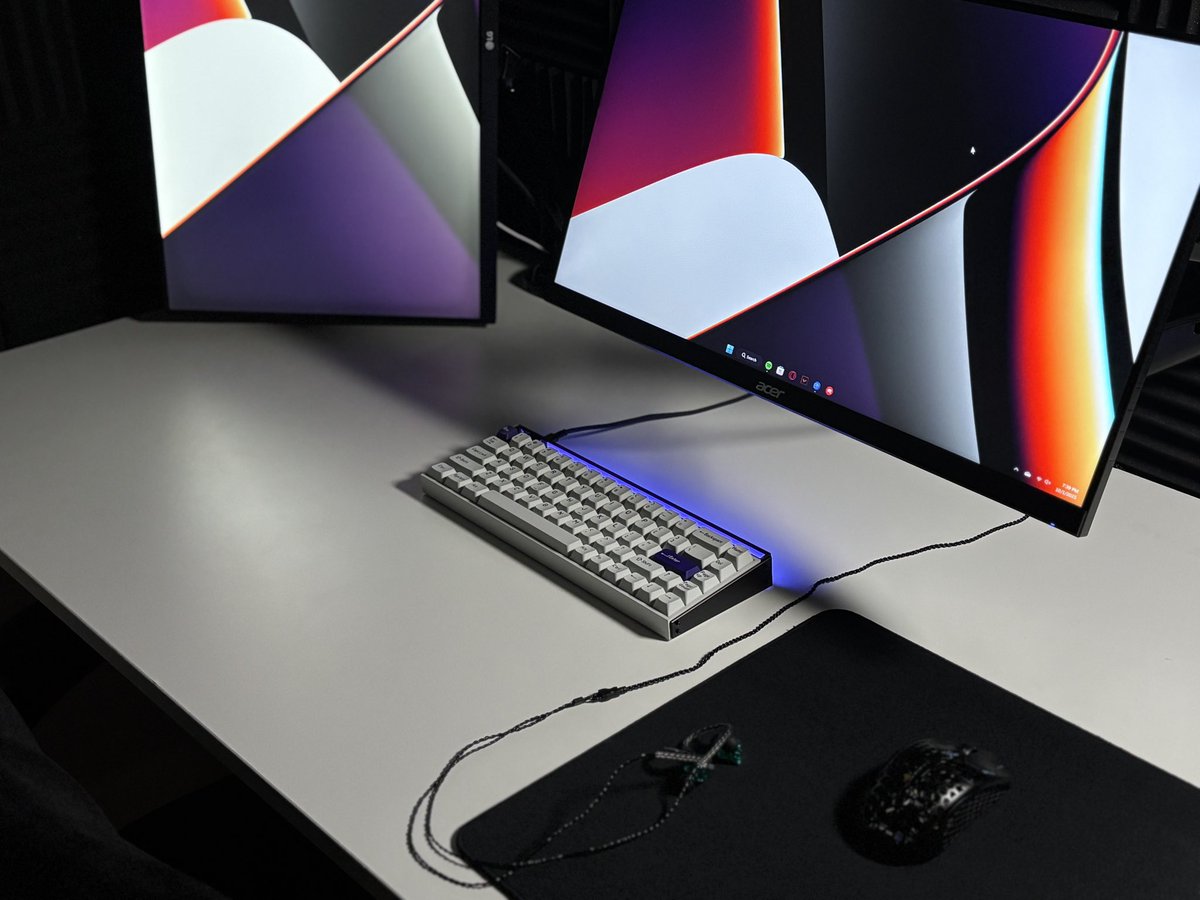 joganpaul2's tweet image. Finally new setup 🙏 #pc #desksetup