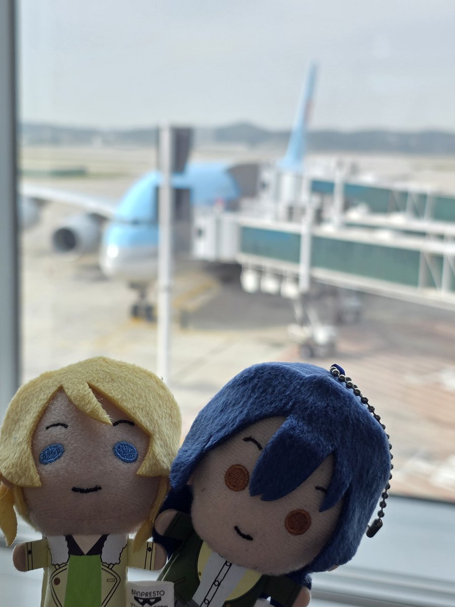 乁( ˙ ω˙乁)🩵💙 tweet media