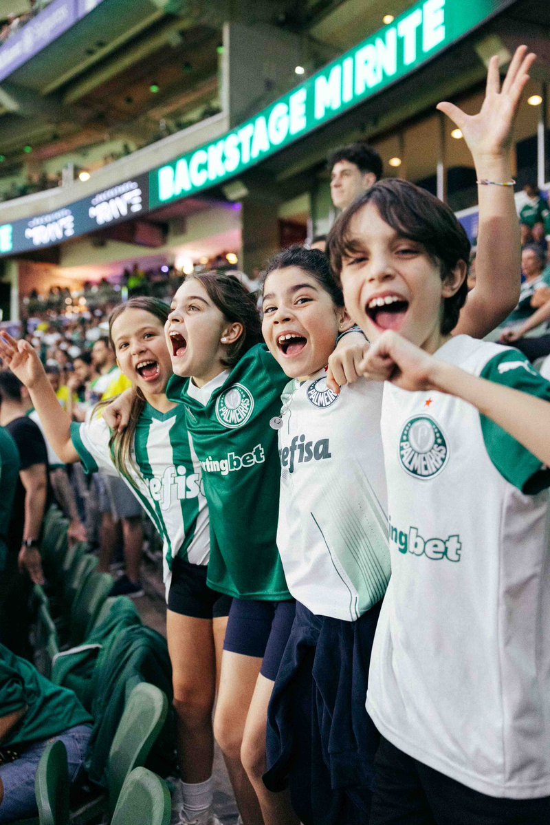 avantipalmeiras's tweet image. Mais uma vitória em #FamíliaPalmeiras 🐷
Obrigado por mais uma rodada de Brasileirão juntos, torcida que canta e vibra. AVANTI! 💚
#OPoderDoAvanti
