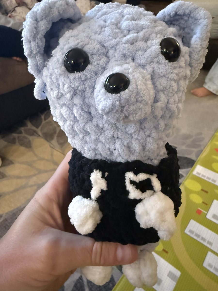 My daughter made a Raider chihuahua! 😭😭

He’s a Lucky chihuahua!