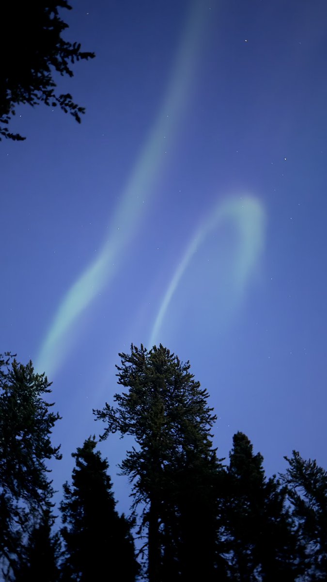 rjayroldan's tweet image. @AuroraNotify  the #aurora is out now