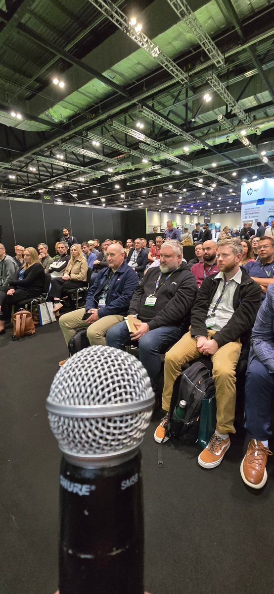 chris_neto's tweet image. Day 1 at @UCEXPO 🥳 #avtweeps