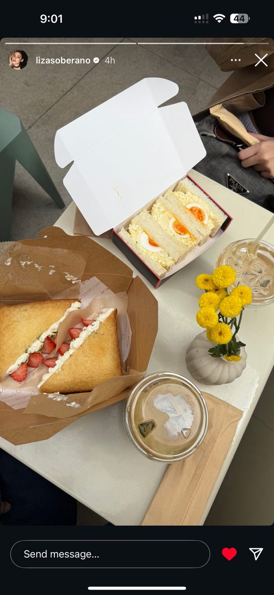 pinkywinky30289's tweet image. Eto Oh, pares sa Tisoy na Kape. (Pls see my previous post) 🤪🤣 Freshly picked strawberries from La Presa. Bahala kayo diyan. #ForevermoreMode #MatchMode