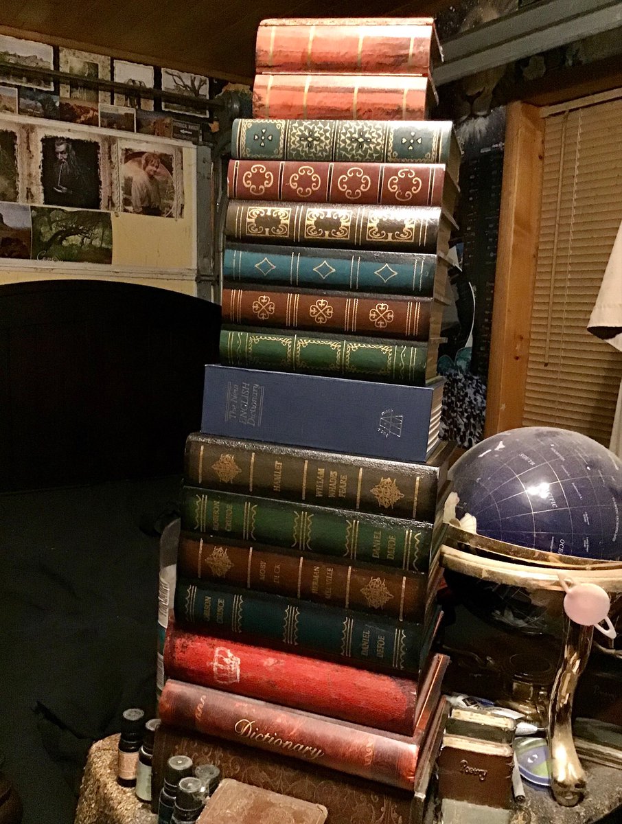 PrixGautney's tweet image. I do NOT have a problem. I love my little #bookbox collection. 😳

#TREASURE #authorlife #Collector