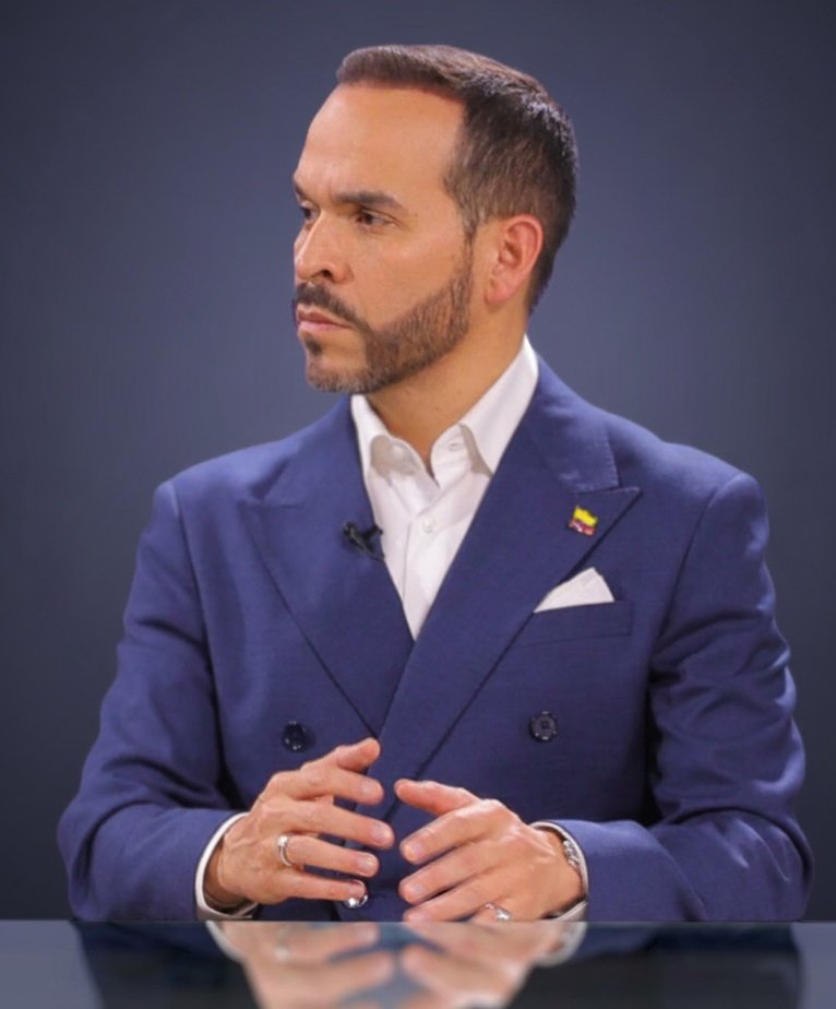 Aguantemos, que pronto vendrá una época dorada para los colombianos de la mano del Tigre Abelardo 😎
Este man la tiene clara y me importa un culo lo que digan los zurdos y bienpensantes tibios de mierda.