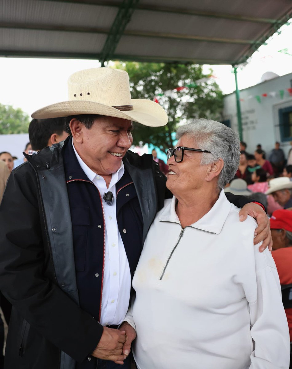 CCS_Zac's tweet image. Destaca Gobernador @DavidMonrealA primer año de @Claudiashein como Presidenta de #México. 

Entrega en municipio de #Tepetongo apoyos alimentarios del programa Corazón Contento. 

#PazEsBienestar

zacatecas.gob.mx/destaca-gobern…