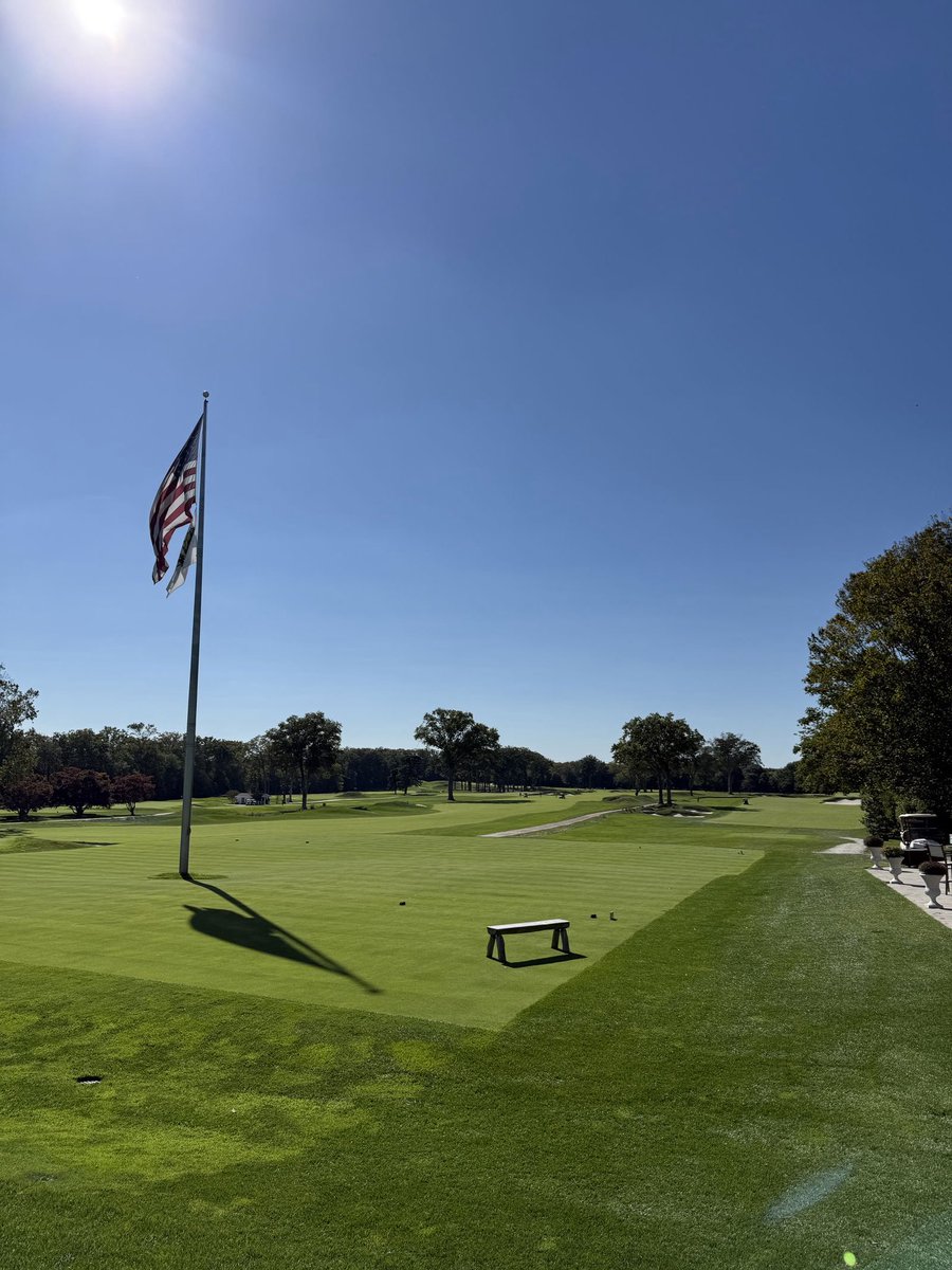 slicerdicer2's tweet image. It was a beautiful day at Hollywood GC, the wind was whipping, almost had my first ace on #15, and lipped an eagle on 16.  Northeast golf is a special area especially this time of year.