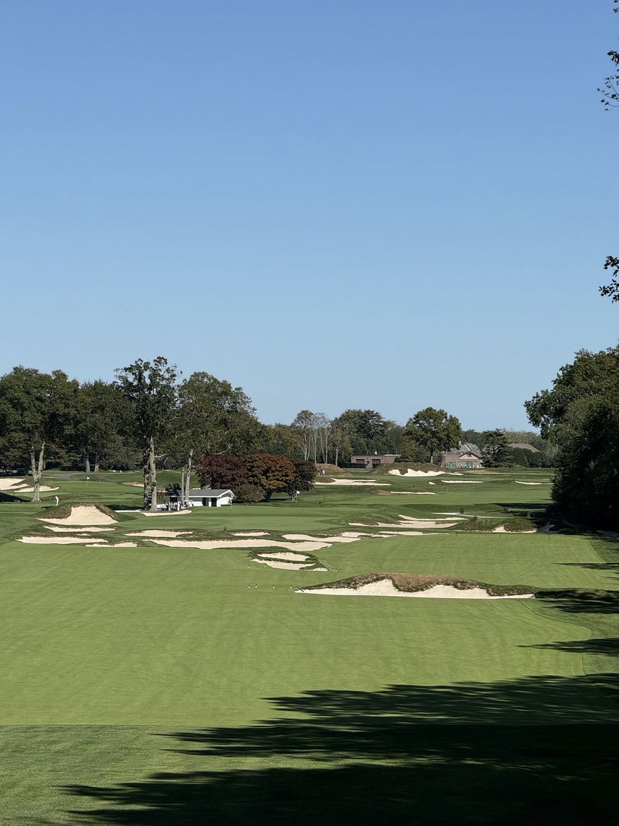 slicerdicer2's tweet image. It was a beautiful day at Hollywood GC, the wind was whipping, almost had my first ace on #15, and lipped an eagle on 16.  Northeast golf is a special area especially this time of year.