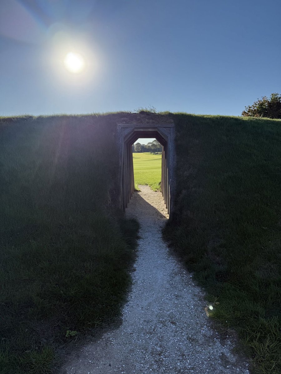 slicerdicer2's tweet image. It was a beautiful day at Hollywood GC, the wind was whipping, almost had my first ace on #15, and lipped an eagle on 16.  Northeast golf is a special area especially this time of year.