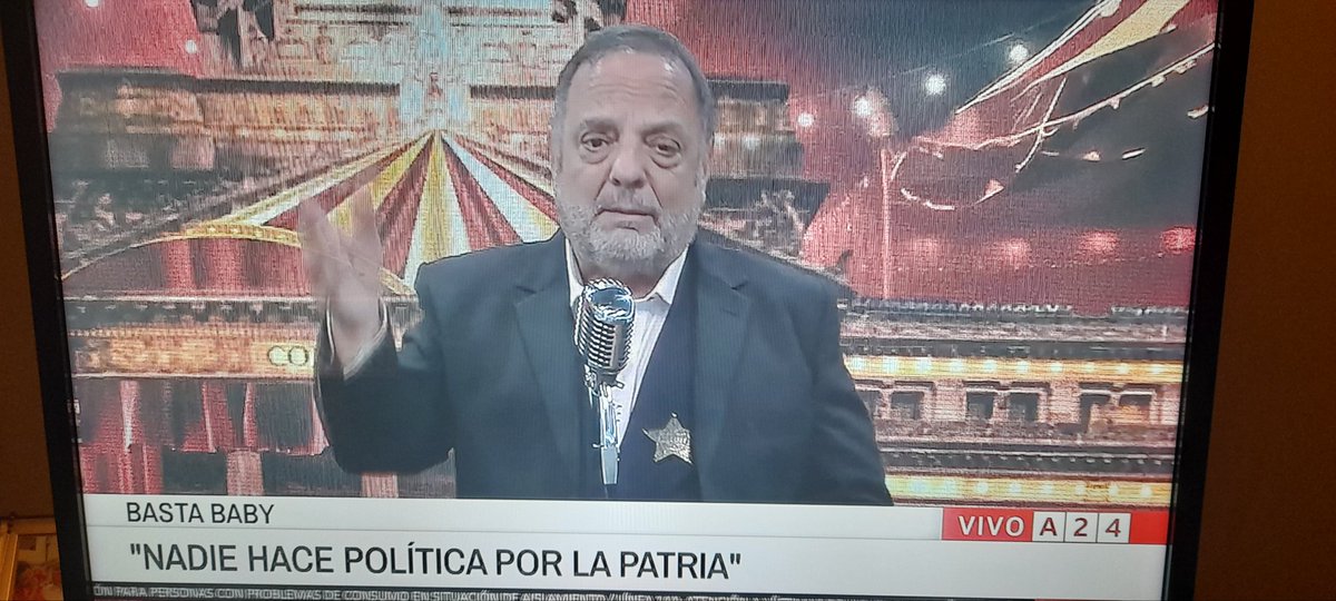 Muy buen comienzo <a href="/angeletchecopar/">Baby Etchecopar</a>  y acertado en todo diría, esto ya no va más, lo vengo diciendo hace meses, día que siguen, más deuda crean y más dólares piden para reventar, para tratar de mantener un gobierno, que ya caducó.
<a href="/A24COM/">A24.com</a>