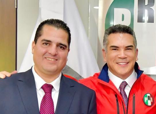 Adolfo Ramirez Arana (@adolforamireza5) on Twitter photo Como Presidente del <a href="/PRIVeracruz_/">CDE PRI Veracruz</a>, digo con absoluta firmeza: mi respaldo a Alejandro Moreno es total.
Hoy lo atacan desde el poder porque no se arrodilló ante Morena y porque se atrevió a señalar lo que ellos quieren esconder: sus vínculos con el crimen organizado y su fracaso Como Presidente del <a href="/PRIVeracruz_/">CDE PRI Veracruz</a>, digo con absoluta firmeza: mi respaldo a Alejandro Moreno es total.
Hoy lo atacan desde el poder porque no se arrodilló ante Morena y porque se atrevió a señalar lo que ellos quieren esconder: sus vínculos con el crimen organizado y su fracaso