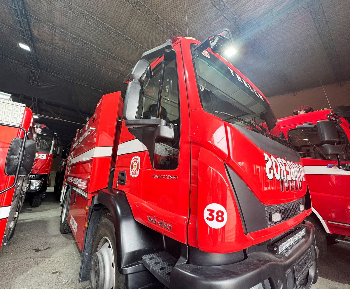 ACUERDO POR LA TASA DE BOMBEROS

Junto a <a href="/NachoTorresCH/">Nacho Torres</a> logramos un convenio histórico que garantiza el financiamiento del Cuartel de Bomberos de Trelew. Fue un trabajo en conjunto entre Provincia, Municipio, la intervención de la Cooperativa Eléctrica y la Justicia Federal, que