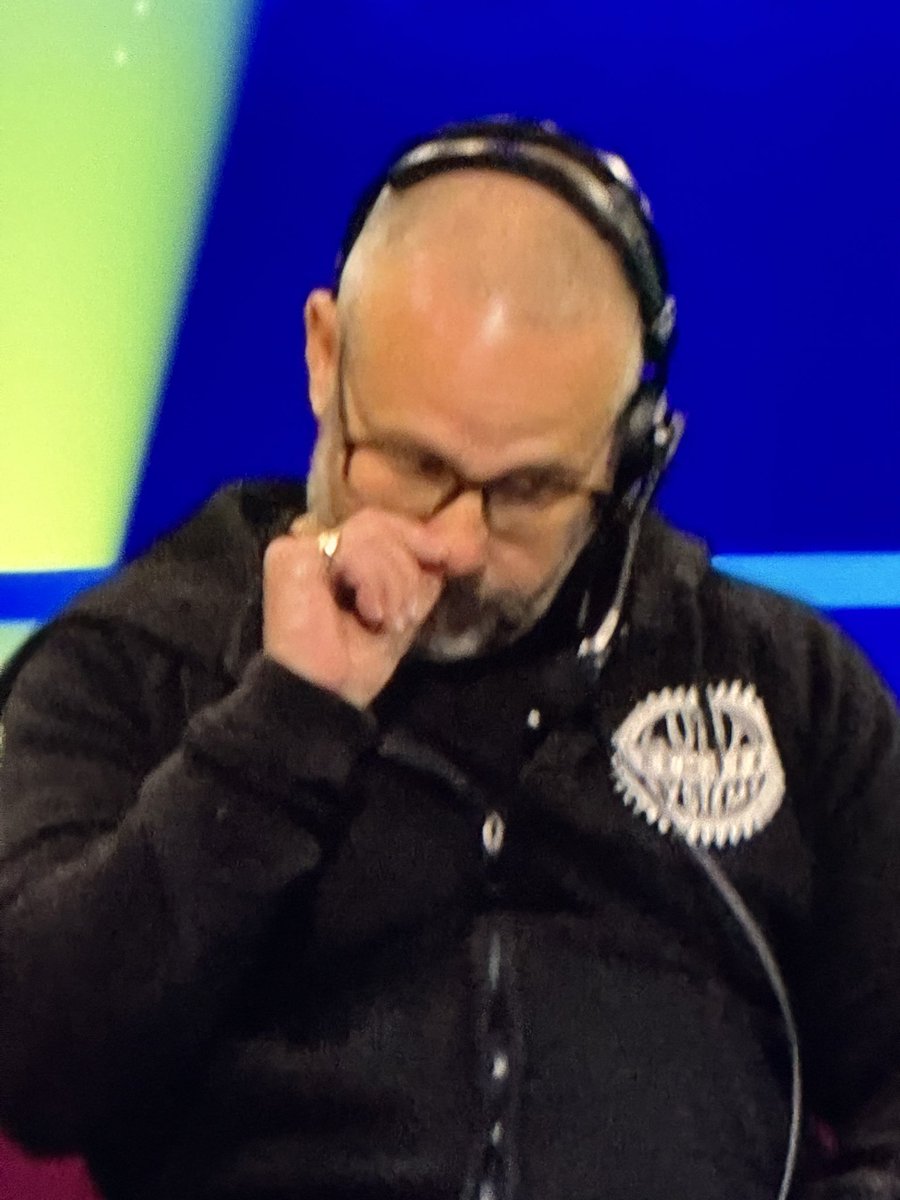 Gotta feel sorry for the BBC technician who’s just been broadcast to the nation whilst picking his nose 😂