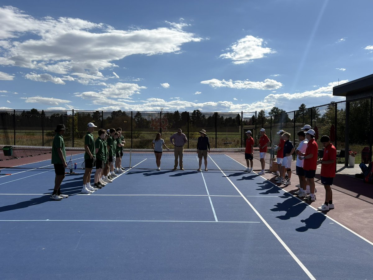 niwotathletics's tweet image. Ready for the first round of the Tennis Dual Team State Tournament. Go Cougs! @lefthandvc @BoCoPreps @NiwotHS @goSVVSD @NiwotBoosters #StVrainStorm