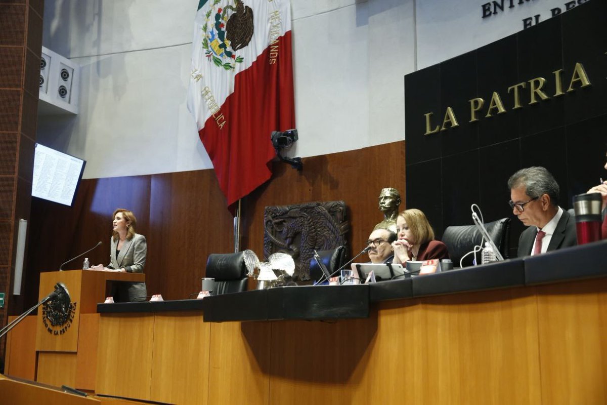 Durante la comparecencia del Secretario de Hacienda, le expuse que:

💸 La deuda del país se duplicó: de 10.5 billones en 2018 a más de 20 billones al día de hoy, hipotecando el futuro de las familias.

⚠️ El “huachicol fiscal” ha costado cientos de miles de millones al erario.