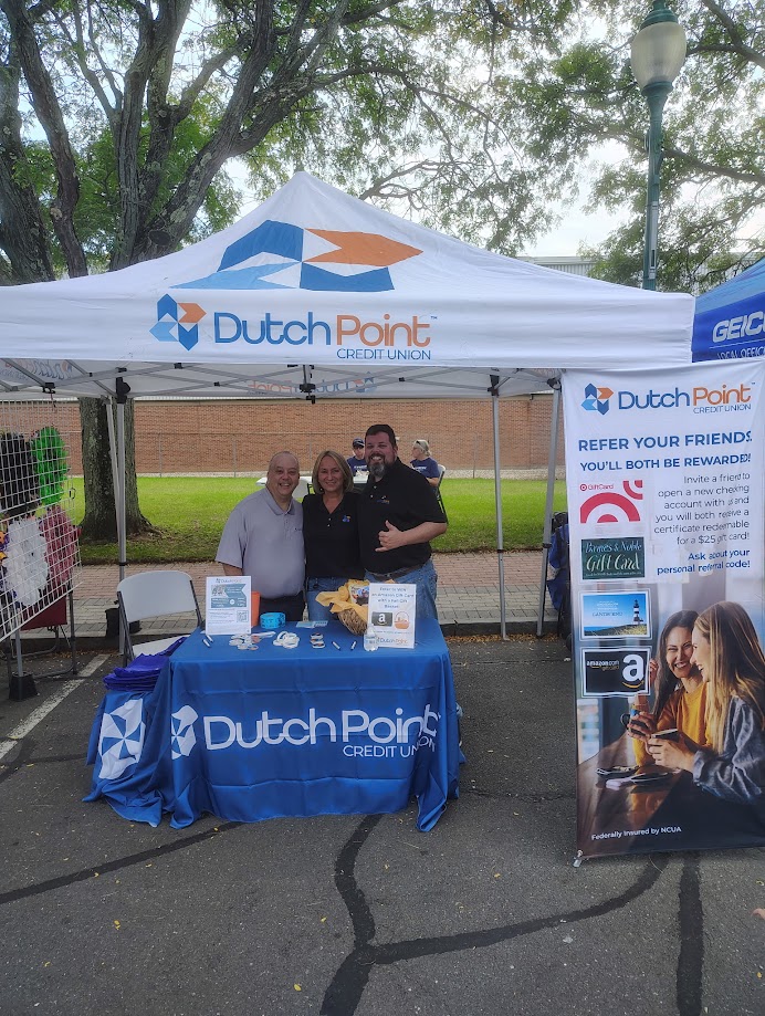 DutchPointCU's tweet image. 💙🧡 Newington showed up big at the Waterfall Festival! We loved connecting with neighbors, meeting new faces, and celebrating what it means to be your community credit union. Real people. Real progress. Every point of the way.

#MakeEveryPointCount #CommunityFirst #DutchPointCU