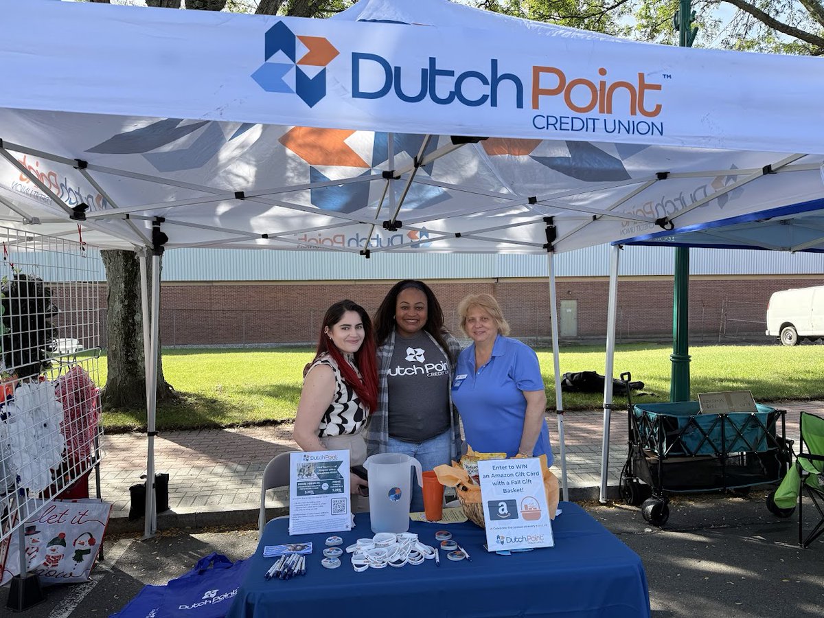 DutchPointCU's tweet image. 💙🧡 Newington showed up big at the Waterfall Festival! We loved connecting with neighbors, meeting new faces, and celebrating what it means to be your community credit union. Real people. Real progress. Every point of the way.

#MakeEveryPointCount #CommunityFirst #DutchPointCU