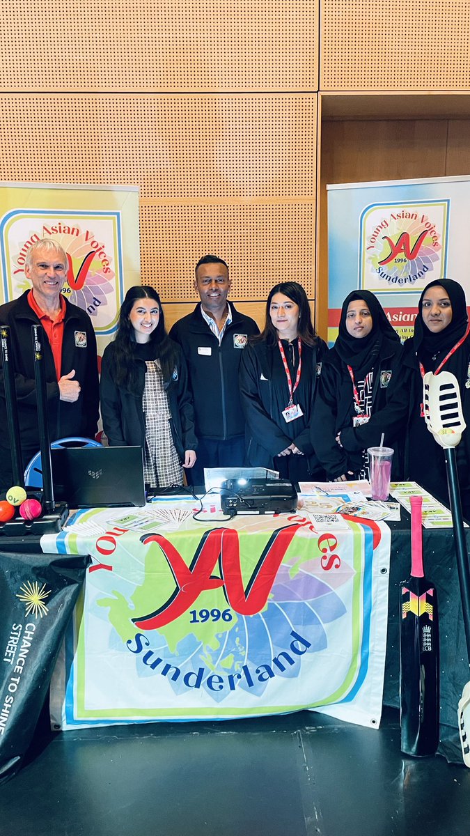 YAV_Sunderland's tweet photo. 🌟 Day 2/3: @sunderlandcol Freshers Fair @ The Bede Campus🌟
🙌🏽Great to connect with many young people and share the exciting volunteering and sports team opportunities within our charity🤩
Great Partnerships and Thank you to everyone who stopped by our YAV Stall👏🏽🎉 #YAV96 https://t.co/gUOtPS1QNf