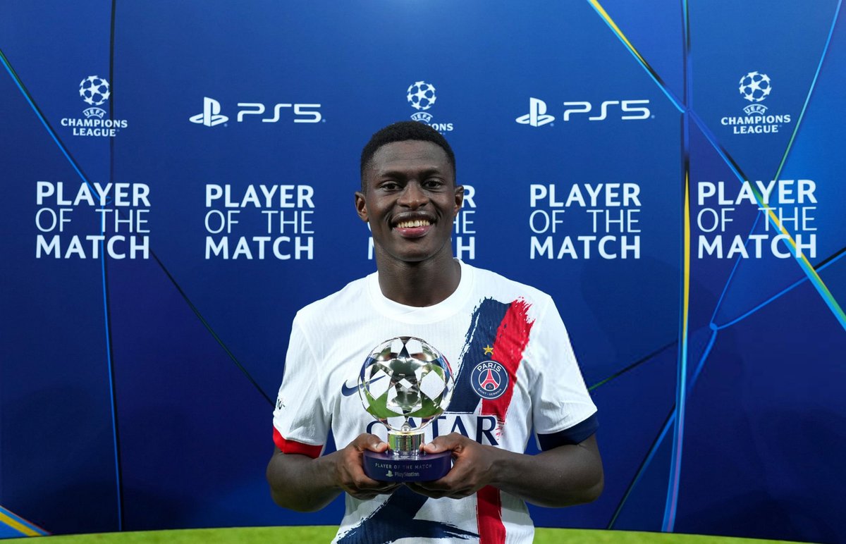 🚨 LES DEUX DERNIERS MATCHS DE NUNO MENDES VS LAMINE YAMAL ! 🇵🇹⭐️

🏆 VS ESPAGNE : HOMME DU MATCH
🏆 VS BARÇA : HOMME DU MATCH