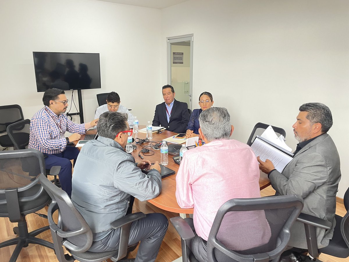 Dándole seguimiento a la mesa de trabajo con dependencias del Municipio de Puebla.
Trabajo Transversal entre la Secretaría del Ayuntamiento, Sindicatura, Secati y la Comisión de Patrimonio y Hacienda.