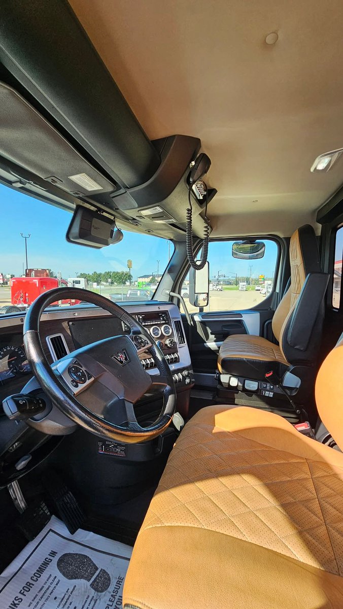 Official_Alric's tweet photo. @DisrespectedThe 2022 WESTERN STAR/AU 4900 Avaliable For Sale &amp; Rent...
Contact Alric on WhatsApp: +1 (732) - 926 - 4445 / Send me a Dm on here...
Thanks and have a great day! https://t.co/czSgMdbT0s