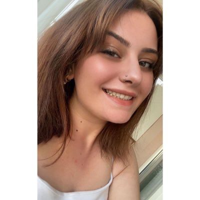 YESIM_BULUTTT's tweet photo. #YeniProfilResmi https://t.co/83glBWsboI