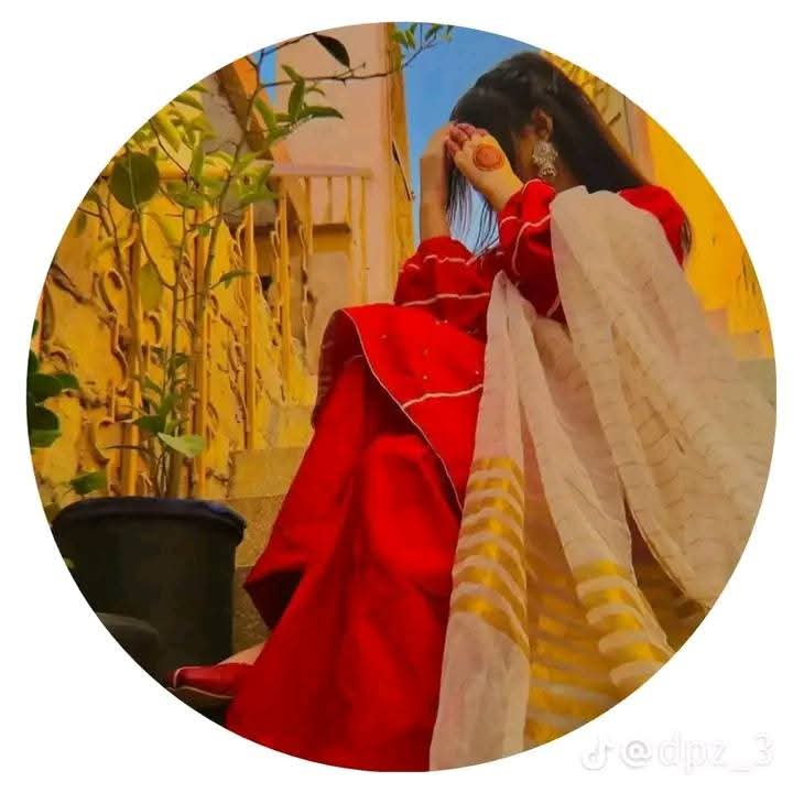 اس نے بس اتنا کہا وہ بلا کی حسین ہے 
باخدا میں یقین کر بیٹھا اتنی سی بات ہے 
❤️❤️🫰