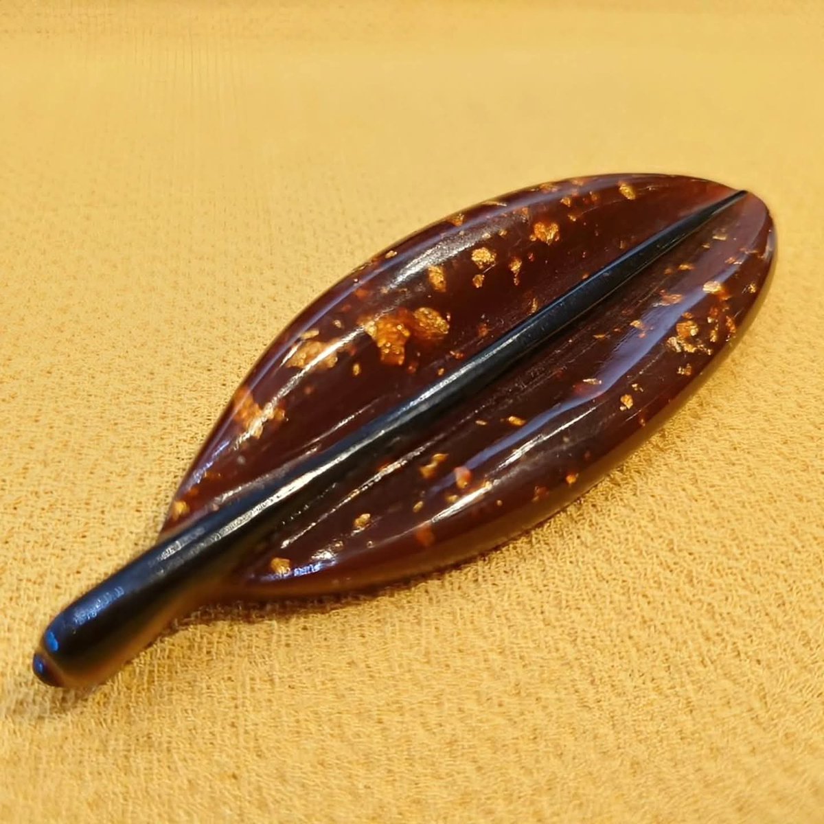 NoblePearl's tweet photo. 当店でお取り扱いしている、イタリアの女性デザイナー #Pellini の作品 #ブローチ です。
樹脂で出来ています。
秋冬のシーズンにピッタリですね。
上着やコートの襟元に、さりげなく付けていただきたいです。
【Pellini】
11cm
イタリア製
8,250円 https://t.co/wFw9MiwC7q