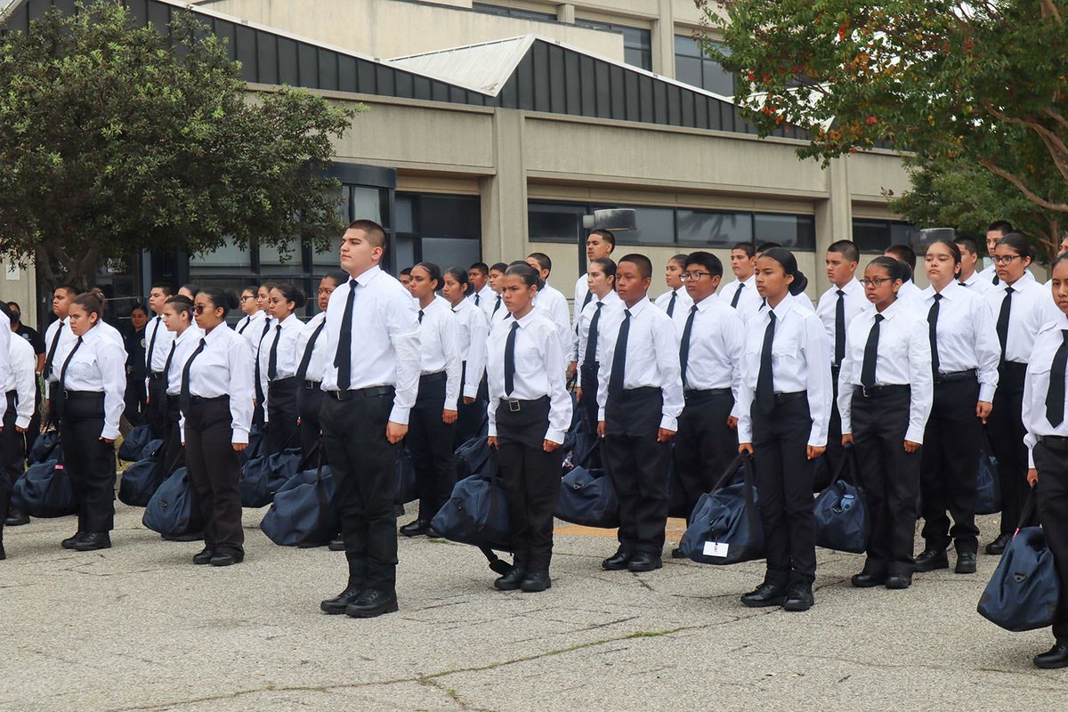 Week 4 at The Cadet Leadership Academy: Recruits crushed PT, took their first quiz, and learned the importance of choosing friends wisely. 💪📚#LAPDCADETS