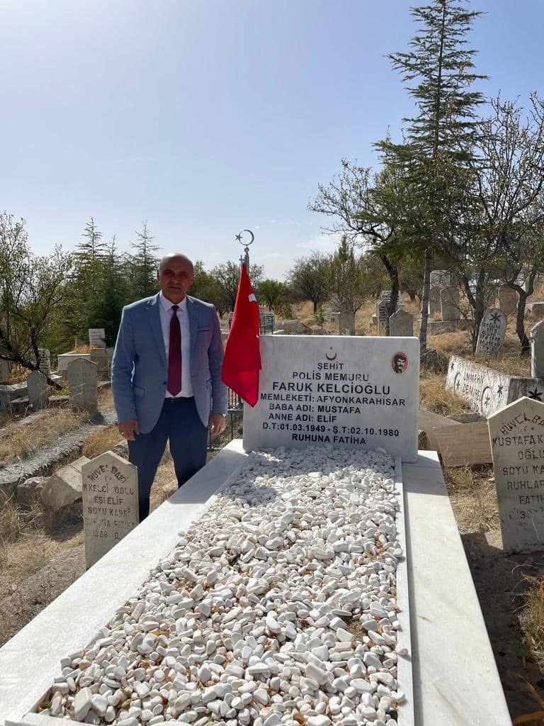 🇹🇷🇹🇷🇹🇷UNUTMADIK UNUTMAYACAĞIZ🇹🇷🇹🇷 🇹🇷
02.10.1980 Tarihinde İstanbul'da  Şehit olan ilçemiz Sultandağı Üçkuyu köyü nüfusuna kayıtlı Şehit Polis Memuru FARUK  KELCİOĞLU'nu Şehadetinin 45 nci Seneyi devriyesinde Saygı,Rahmet ve Dua ile Anıyorum.Ruhu Şad,Mekanı Cennet Olsun..
