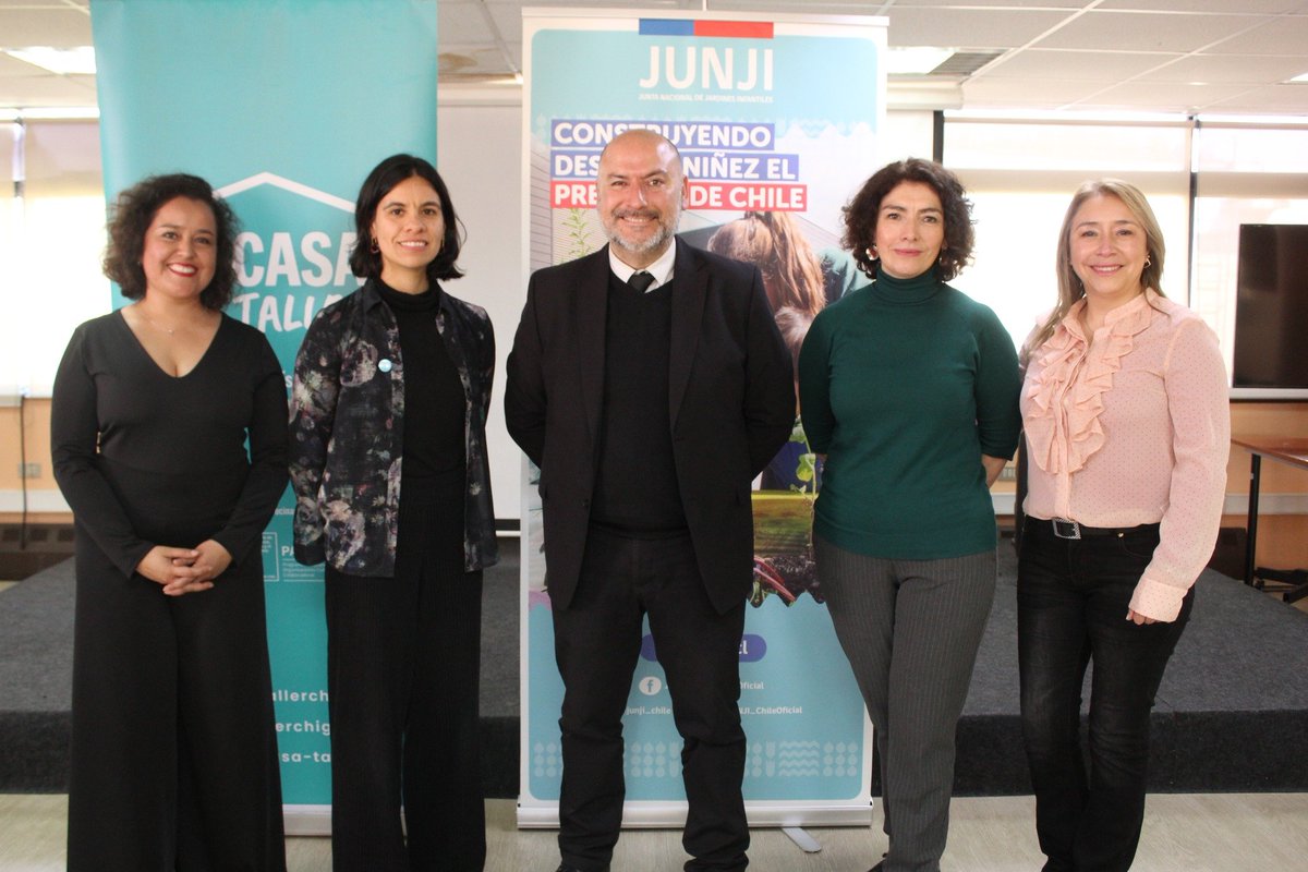 Con la participación de más de 40 funcionarias de jardines infantiles de la Región del Biobío, el Centro Cultural Casa Taller entregó el certificado de participación en el taller de danza inclusiva dirigido a educadoras de la JUNJI