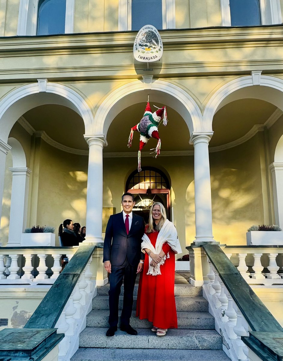 alalday's tweet photo. Aniversario de la Independencia de México  🇲🇽 en Suecia 🇸🇪 
Evento con la comunidad diplomática gracias a nuestros  patrocinadores. 
#MXCO #LaNeta #XULO #MariachiFiestaMéxico 
@SRE_mx https://t.co/Vqe9FCZjG2