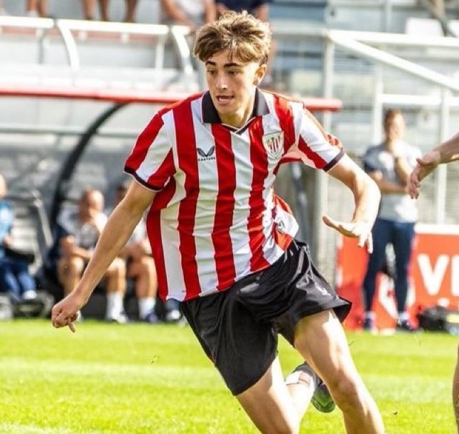 🇺🇸🔍 Xanti Oyharçabal es una de las perlas de la cantera del Athletic Club y tiene nacionalidad estadounidense (también francesa-colombiana).

Extremo de 18 años que hoy ya ha brillado en Youth League con un gol y una asistencia contra el BVB de Mathis Albert. #USMNT 🇺🇸