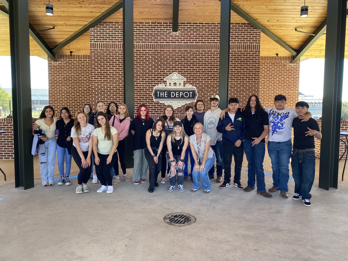 Photography went to the Gumtree Museum of Art today to view the exhibited works of Oxford, MS photographer Ed Croom. Always inspiring to see the world through another artist’s lens!

#VikingsThroughtheLens