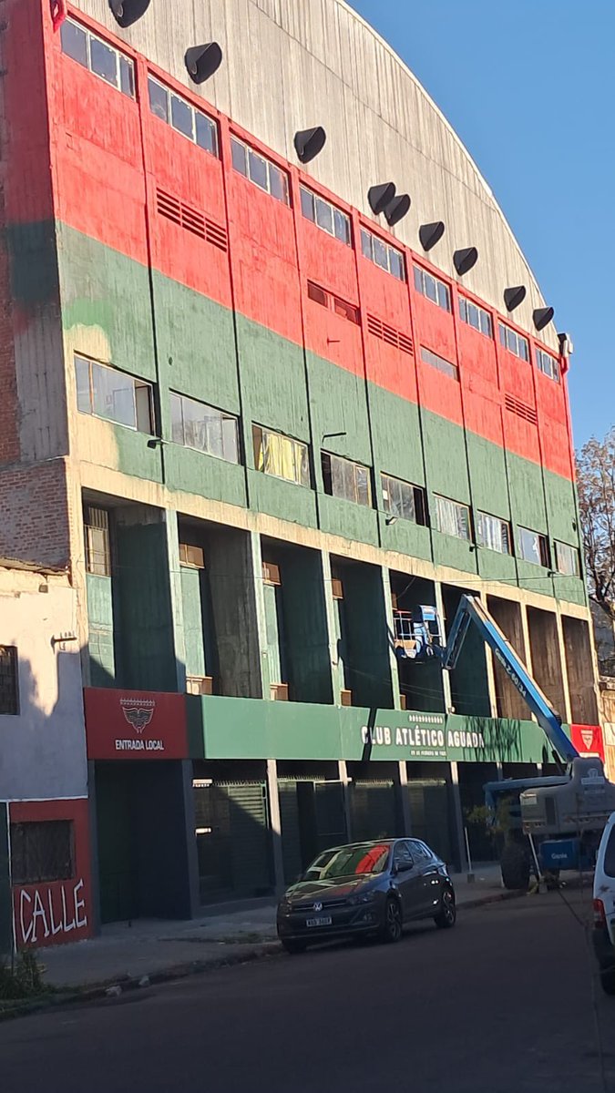 Nuestra casa, nuestros colores, nuestro barrio……

ARRIBA AGUADA UNA VEZ MÁS!!!