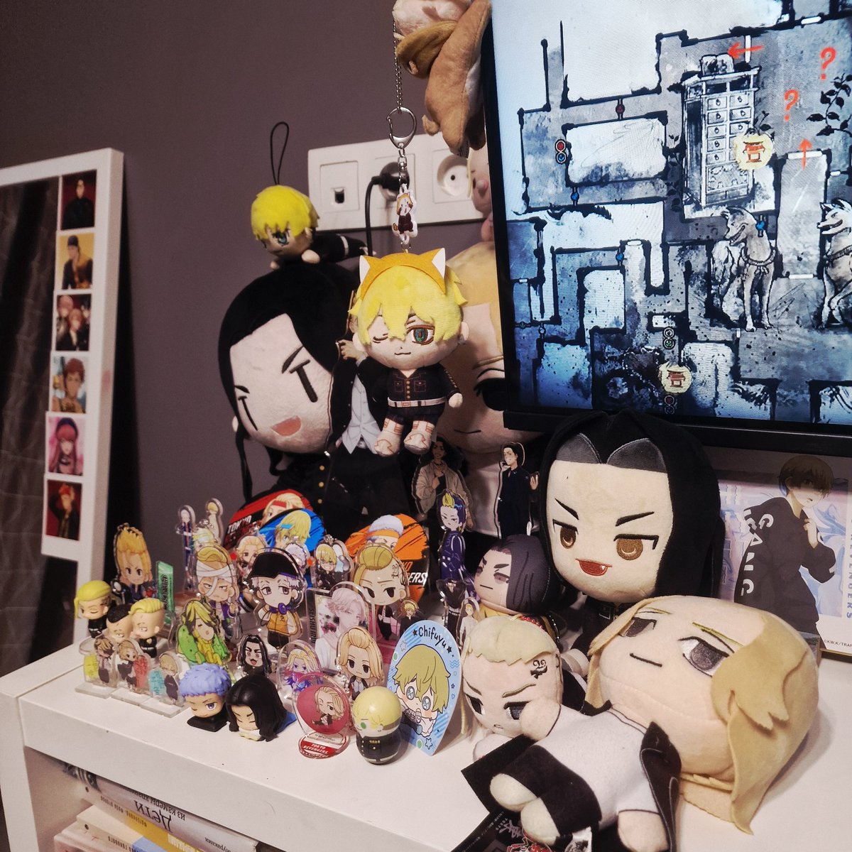 Please allow me to present my small Tokyo Revengers collection of plush toys and acrylic standees
#TokyoRevengers #plush #collection