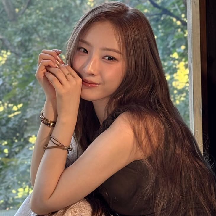 haseulhour's tweet photo. ☘︎ {#하슬} https://t.co/TQ5iMHdunm