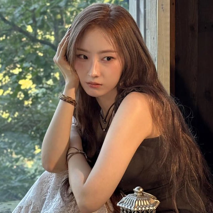 haseulhour's tweet photo. ☘︎ {#하슬} https://t.co/TQ5iMHdunm