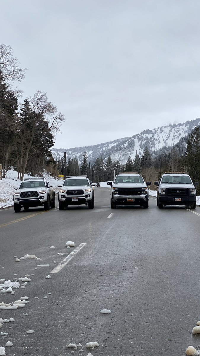 🚧 Road Closure Alert 🚧 
SR-210 LOCALLY CLOSING at 7am tomorrow (10/2) for <a href="/UDOTavy/">UDOT Avalanche</a> explosive ordinance disposal

📍Uphill traffic closed at Snowbird Entry 1/Gate C
📍Downhill bypass road traffic closed at Powderbirds
📍Mainline closed at bypass road 

ETO 8am
