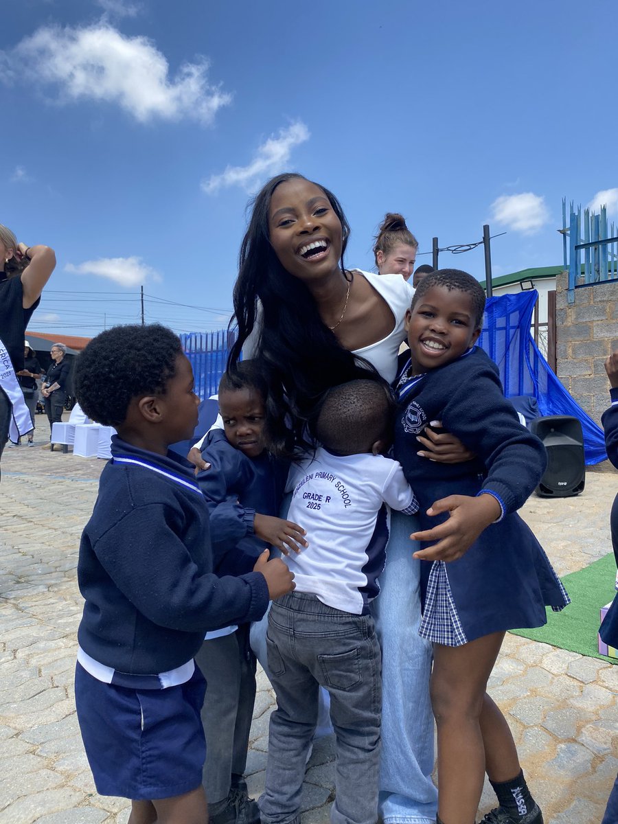 GivenReporter's tweet image. What a successful activation deep in Alexandra Township it was! It was a pleasure to meet the Miss SA 2025 finalists. 

Photographed by: me 😊

#MissSA2025